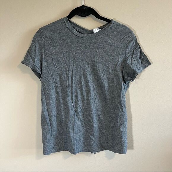 ✨ All in Motion Gray Crop Top Medium - Picture 1 of 5